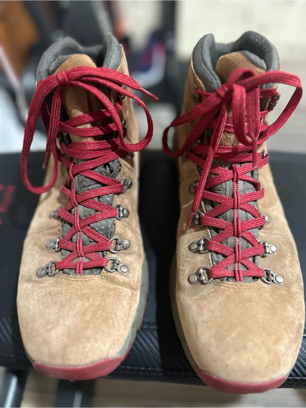 Danner Men's Mountain 600 4.5'' Suede Waterproof Hiking Boots Size M11.5